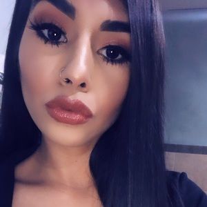 Meet your Posher, Yesenia